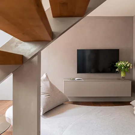 Conrad Guest house *